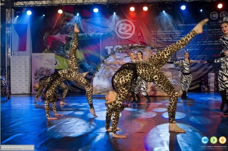 Tanečníci juniorské show dance formace Zákon přežití vybojovali na mistrovství světa bronzovou medaili.