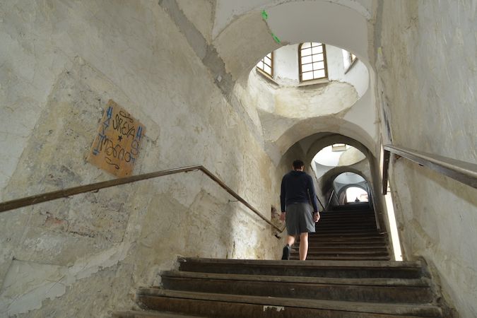 Historické schodiště Bono publico v Hradci Králové