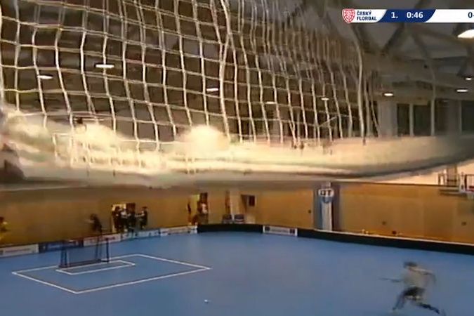 Zřícení střechy sportovní haly v České Třebové 