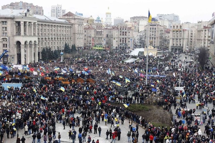 Kyjevské Náměstí nezávislosti při nedělních protestech 