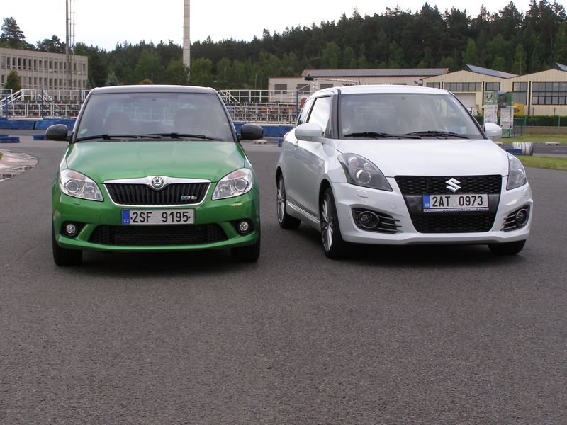 Test Suzuki Swift Sport Vs Skoda Fabia Rs Geneticky Pokus Novinky Cz