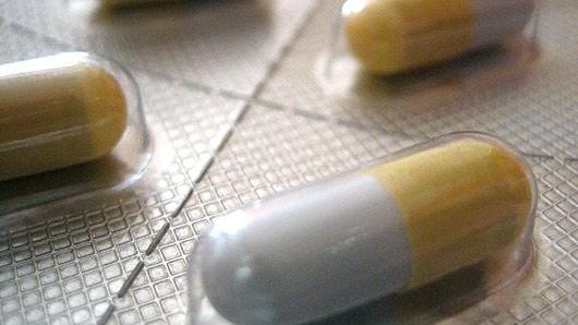 Lidem, kteří přišli do styku se zemřelým na záškrt, nasadí preventivně antibiotika