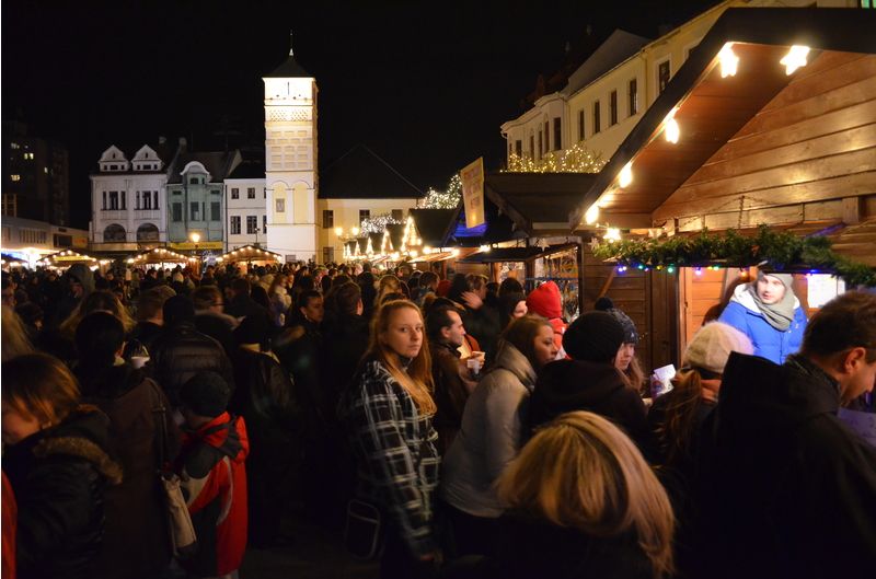 Jarmark na Masarykově náměstí potrvá až do 22. prosince