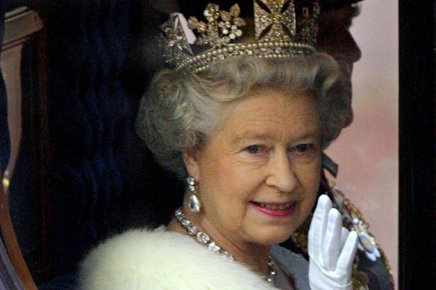 Alžběta II. a jede na otevření parlamentu v roce 2000