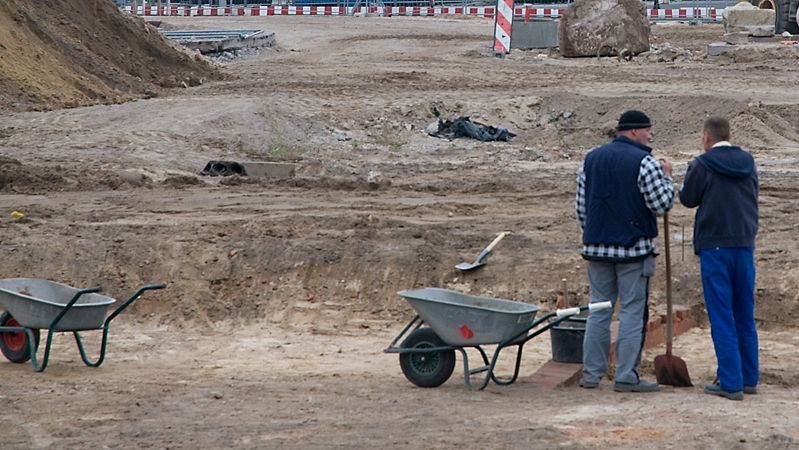 Lidé svého vzdělání nelitují, zpětně by často rádi chodili do školy déle