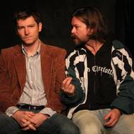 Rok 2018, protagonisté stárnou ve svých rolích. Deštivé hry se hrají v pražském Ungeltu od roku 2012.