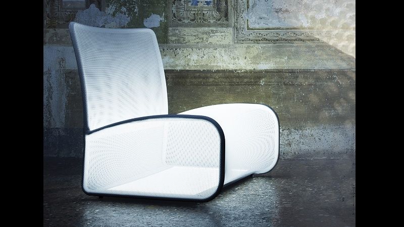 Italské Studio Thesia Progetti navrhlo svítící křeslo nazvané příznačně Light Armchair.
