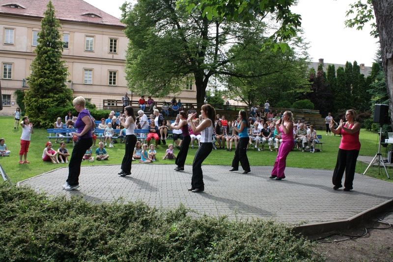 Taneční odpoledne v Třebívlicích - taneční skupina Smarfit Louny