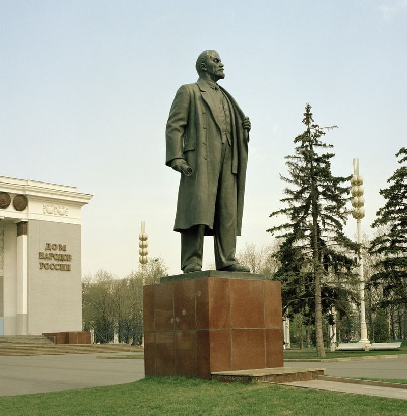 Socha stále opěvovaného Lenina