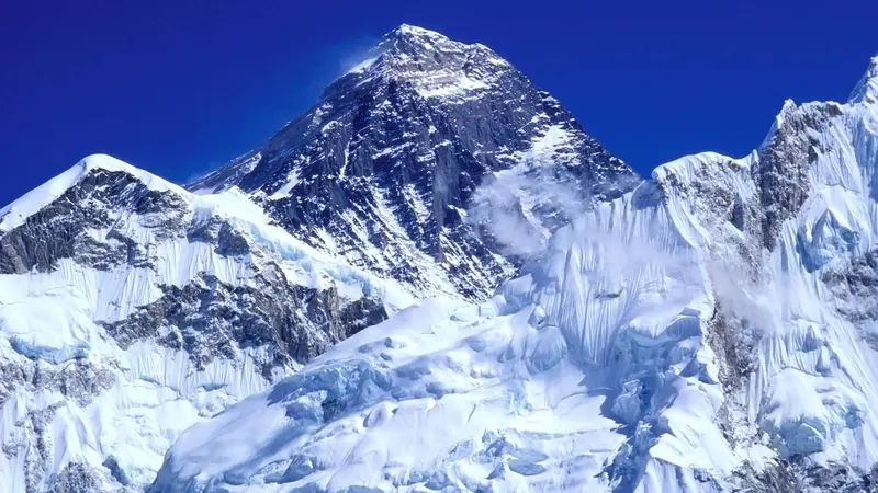 Nepalska Horska Nosicka Zdolala Mount Everest Dvakrat Behem Mesice Novinky Cz