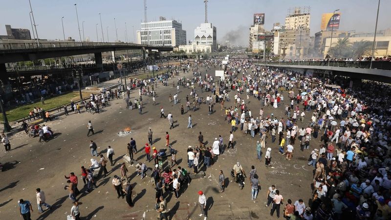 Kouř na náměstí v Káhiře
