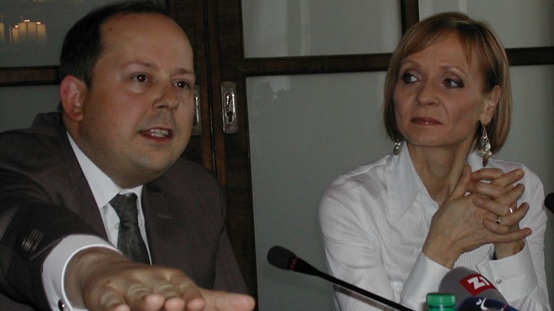 Ministryně zdravotnictví Daniela Filipiová a její první náměstek Marek Šnajdr na čtvrteční tiskové konferenci.