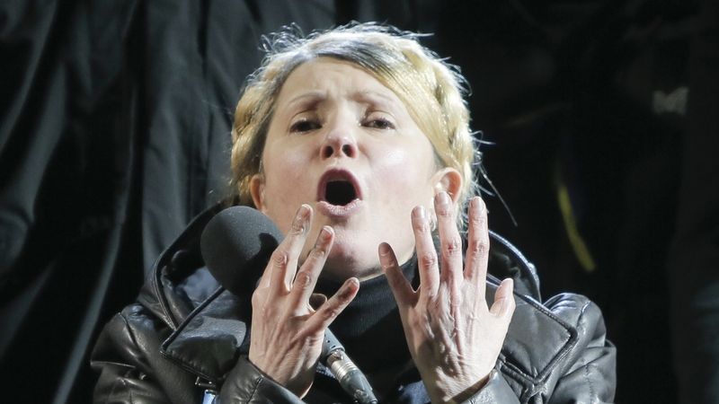 Julija Tymošenková při projevu před davem v centru Kyjeva