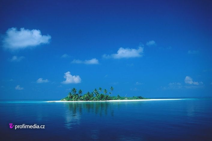 Maledivy a Kiribati jsou tvořeny ostrůvky, které připomínají křehké lístky na vodě, která je může snadno pohltit.