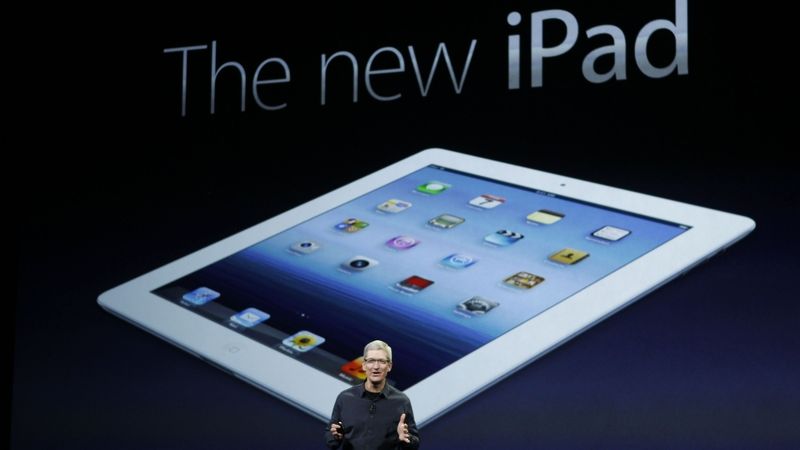 Šéf Apple Tim Cook a iPad 3