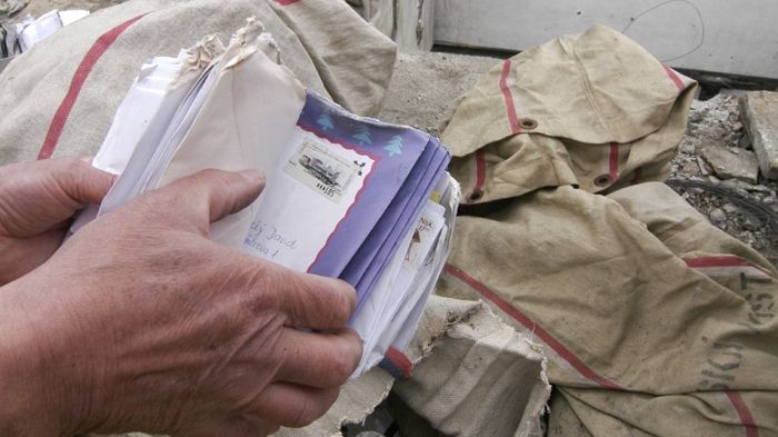 Vykradené poštovní zásilky z nedávného případu.
