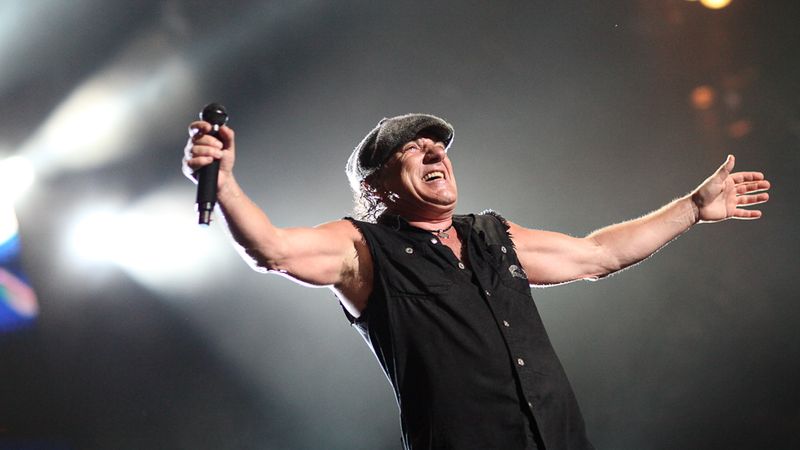 Frontman AC/DC na koncertě