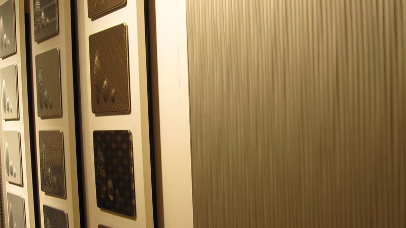 Stěny a dekorační dlaždice z aluminia od Nas Ltd.