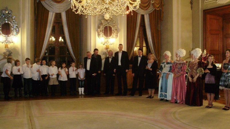 ZUŠ Dobříš pořádá adventní koncert na zámku Dobříš už čtvrtým rokem