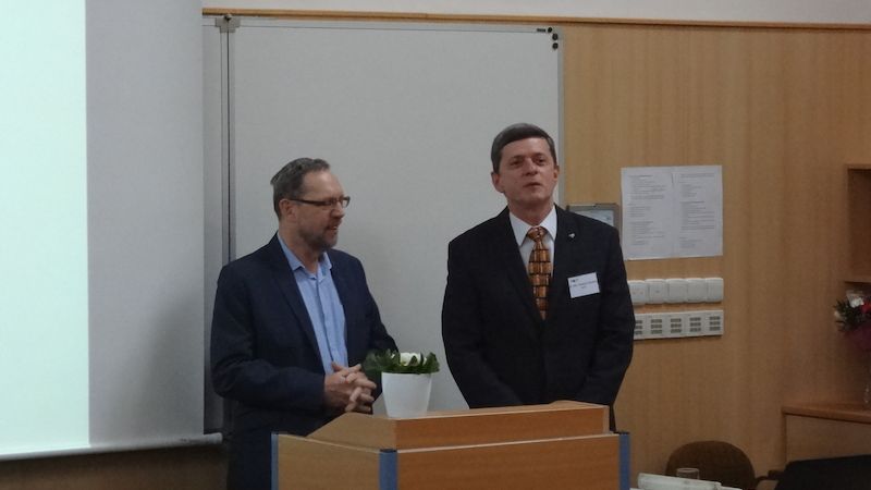 Prof. Ryszard Nowicki (na fotografii vpravo) 