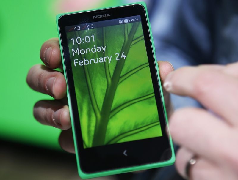 Nokia X a verze plus vypadají zcela totožně, jediným rozdílem je velikost operační paměti.