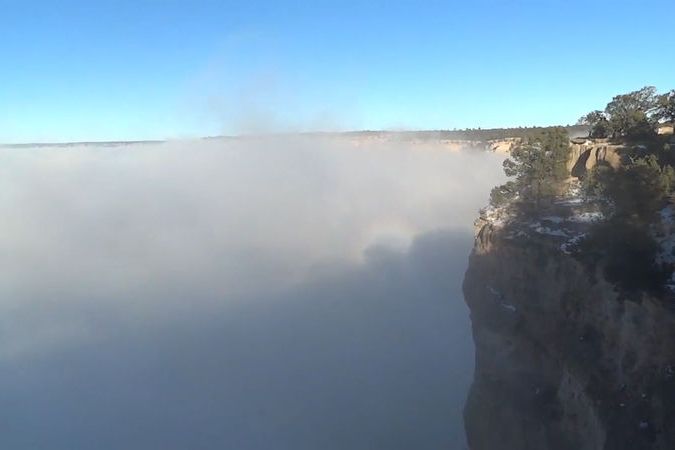 BEZ KOMENTÁŘE: Celý Grand Canyon zaplavila mlha