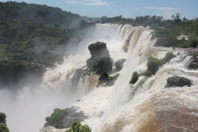 Síla přírody bere u vodopádů Iguacu dech.