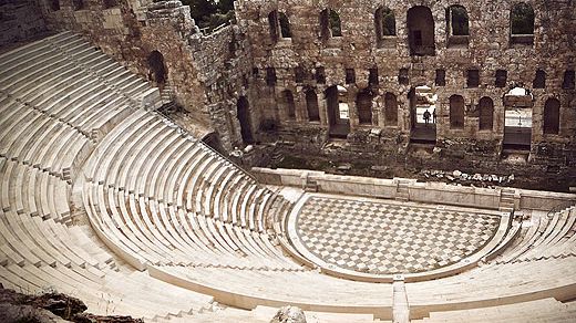 Nejstarší divadlo na planetě je to Dionýsovo a najdete ho v Athénách. 