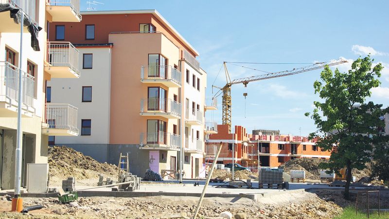 Dražších bytů se v Česku v posledních letech postavilo poměrně hodně, mnoho z nich však stále není obsazeno.
