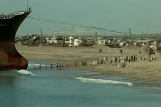 BEZ KOMENTÁŘE: Pohled na pobřeží Gadani připomíná ďáblovu dílnu