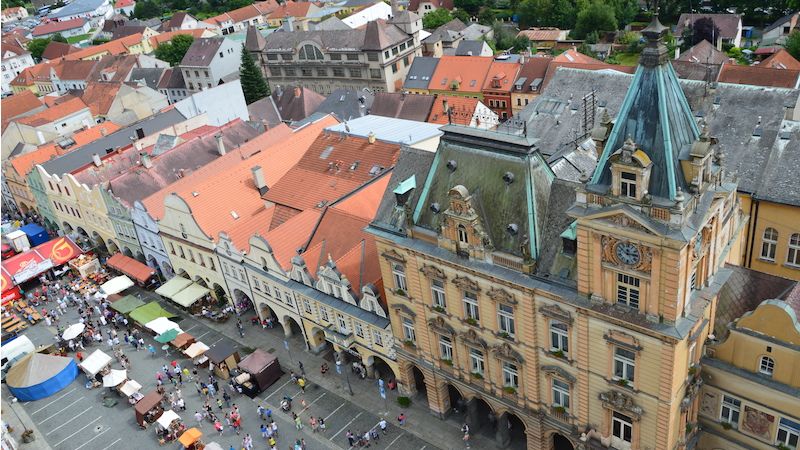 Zastupitelstvo Domažlic odvolalo vedení města, novým starostou je lidovec Antoš