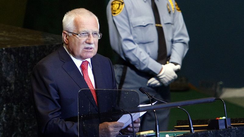 Václav Klaus přednáší projev v OSN.