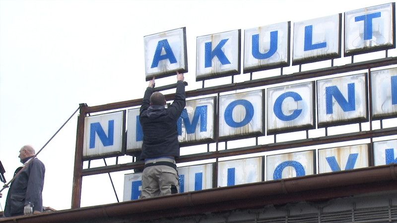 V nemocnici na Bulovce spadl výtah s 13 lidmi