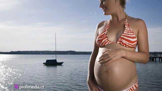 Cestování pro těhotnou ženu může být poměrně stresující záležitostí.