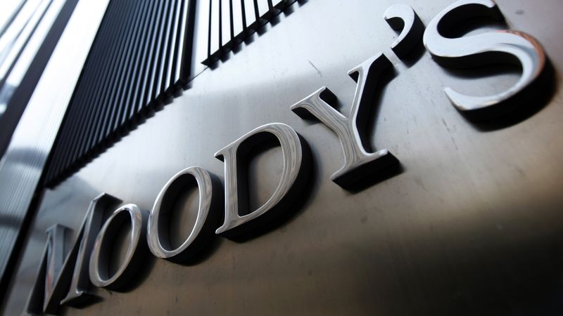 Agentura Moody's snížila výhled ratingu USA na negativní