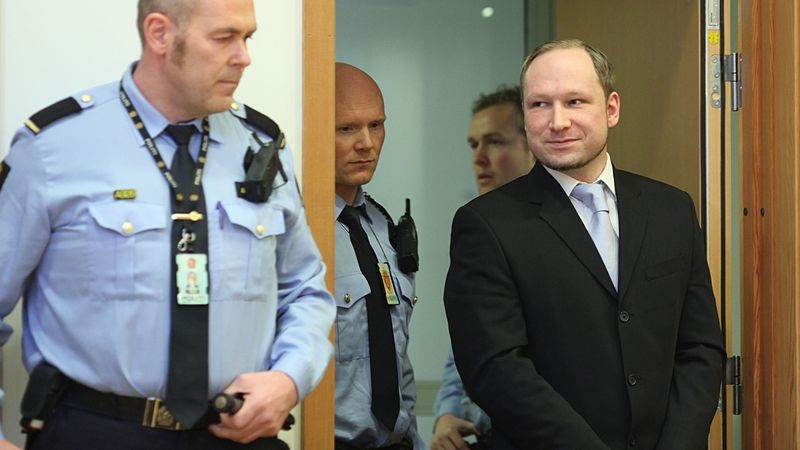 Anders Behring Breivik u soudu v Oslu