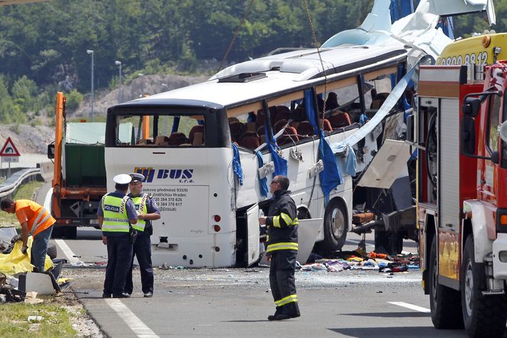 Chorvatští policisté vyšetřují tragickou nehodu českého autobusu na dálnici A1
