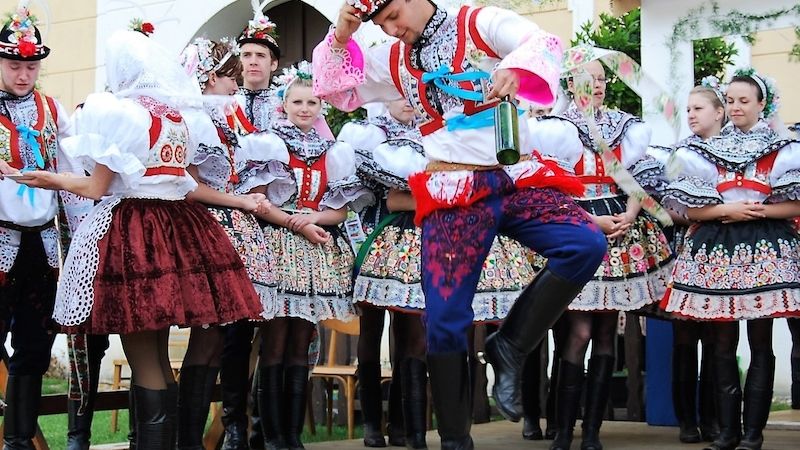 Festival v Miloticích nabídne kromě jiného nepřeberné množství krásných krojů z oblasti Kyjovska.