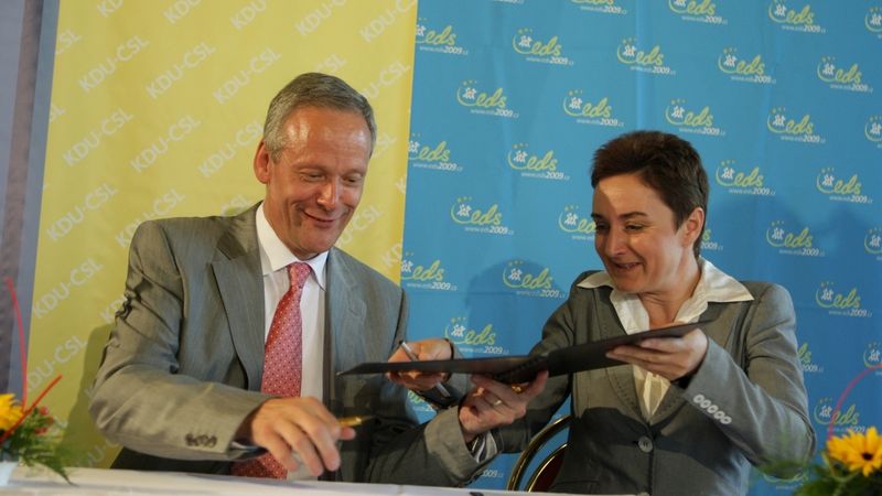 Předseda lidovců Cyril Svoboda se dohodl na spolupráci s předsedkyní evropských demokratů Janou Hybáškovou.