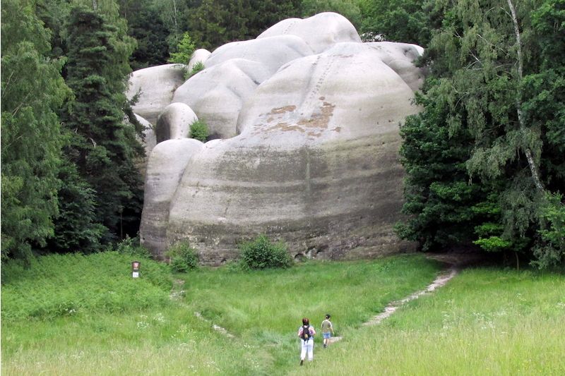  Mimořádné jsou pískovcové balvany  Bílé kameny na kraji Lužických hor