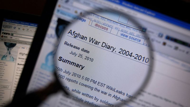 Zveřejnění tajných dokumentů o operacích v Afghánistánu vyvolalo silnou vlnu kritiky, především ze strany Pentagonu.