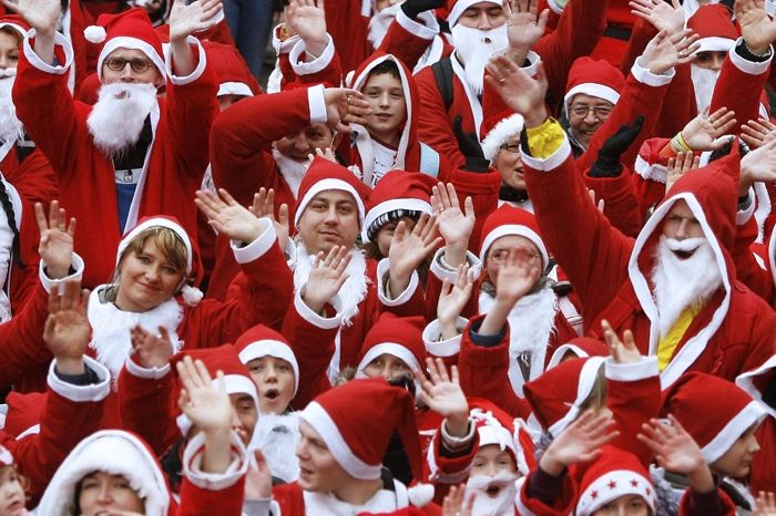 Na akci bylo přes 2500 Santa Clausů.