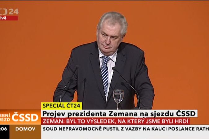 Přeji si vítězství ČSSD v příštích volbách, řekl Zeman na sjezdu