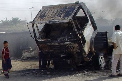 Auto vypálené při bojích v Amáře