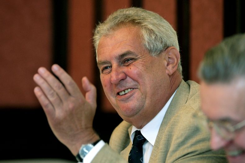 Sjezd rozhodl, že Miloš Zeman bude šéfem nového subjektu Strana práv občanů.