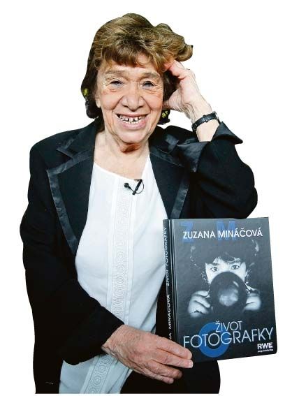 Zuzana Mináčová pokřtila v Karlových Varech vzpomínkovou knihu. 
