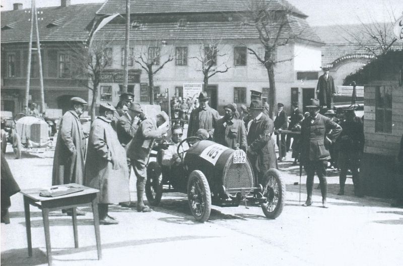 Bugatti T 13 Dr. Joana Haimoviče Rumunského konzula v Praze na staru 1922. 