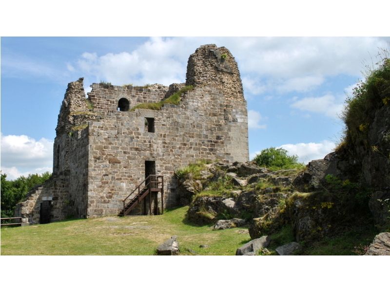 Vězení bylo  propanovníky i na Přimdě, jednom z nejstarších  hradů