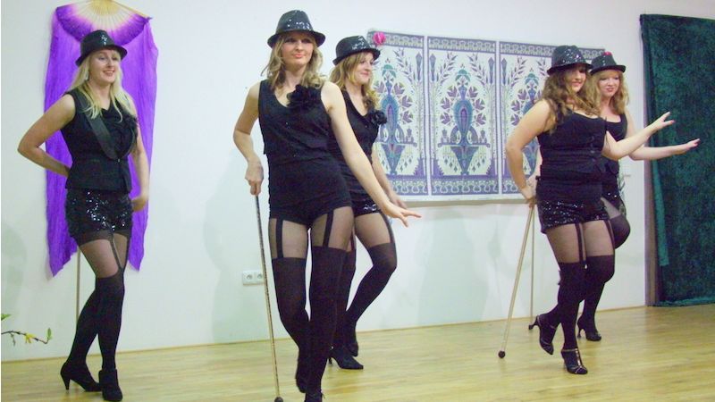 Flirt dance kabaret skupina Les Chats de cabaret Mladá Boleslav