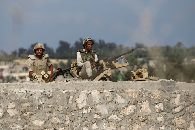 Egyptští vojáci stráží klid na severu Sinajského poloostrova